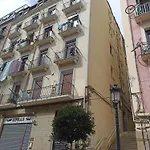 Central Romantic Quarter Apartment